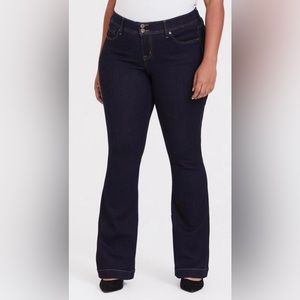 NWT Torrid Mid-Rise Flare Jean Size 30 R